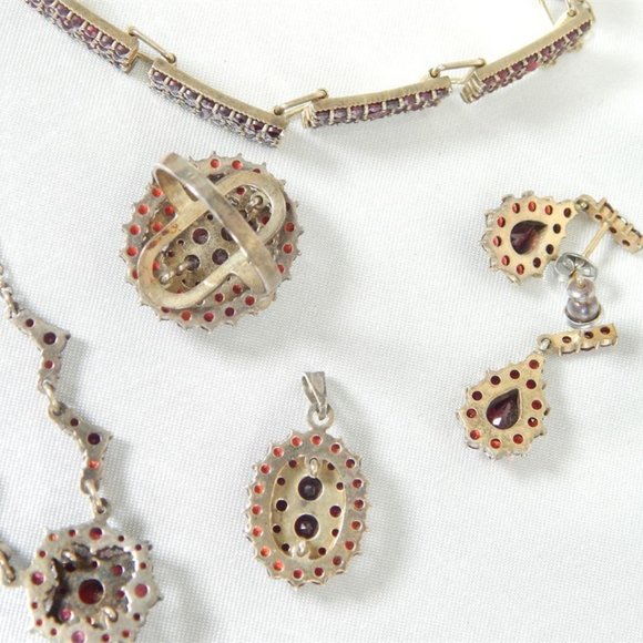 Vintage Bohemian Clustered True Garnet 900 Silver 5-Piece Jewelry Set - Picture 7 of 12